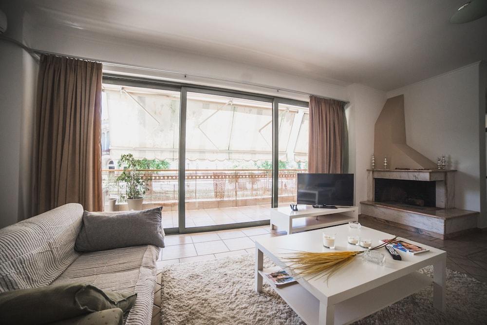 Nefeli City Apartments Patras Esterno foto