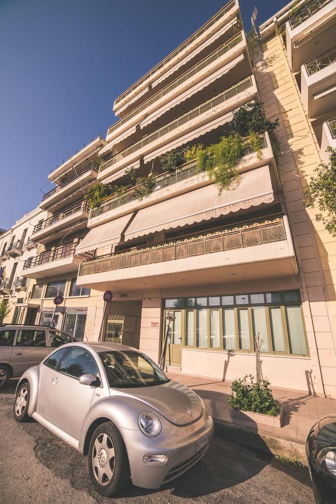 Nefeli City Apartments Patras Esterno foto